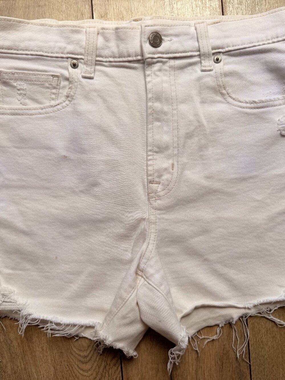 Gap High Waisted Distressed White Denim Shorts Size 27/6